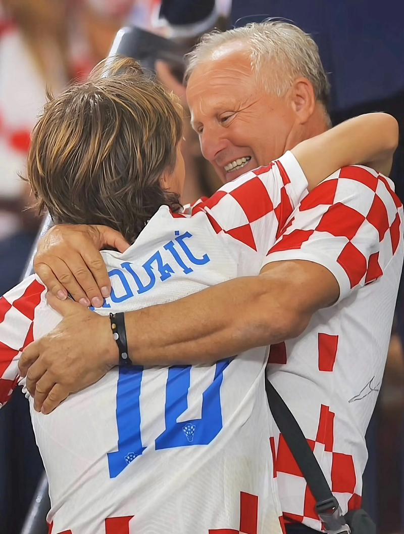 佩蒂特：巴黎球员太个人主义，和上赛季欧冠决赛判若两队