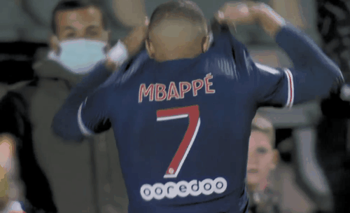 足球国足后防稳固，连续三场零封对手（国足防线稳如磐石，已连三场零封对手）