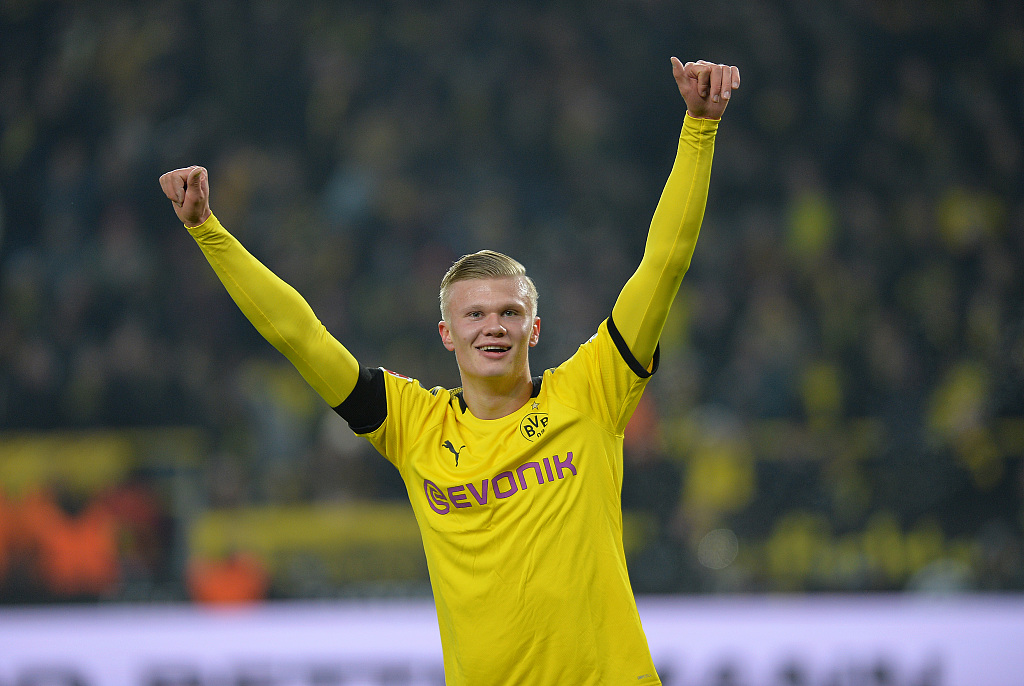 2025／26赛季英超：曼联vs伯恩茅斯！争四红魔撞上樱桃克星（2025／26英超焦点：曼联迎战伯恩茅斯，冲四之战遇樱桃克星）